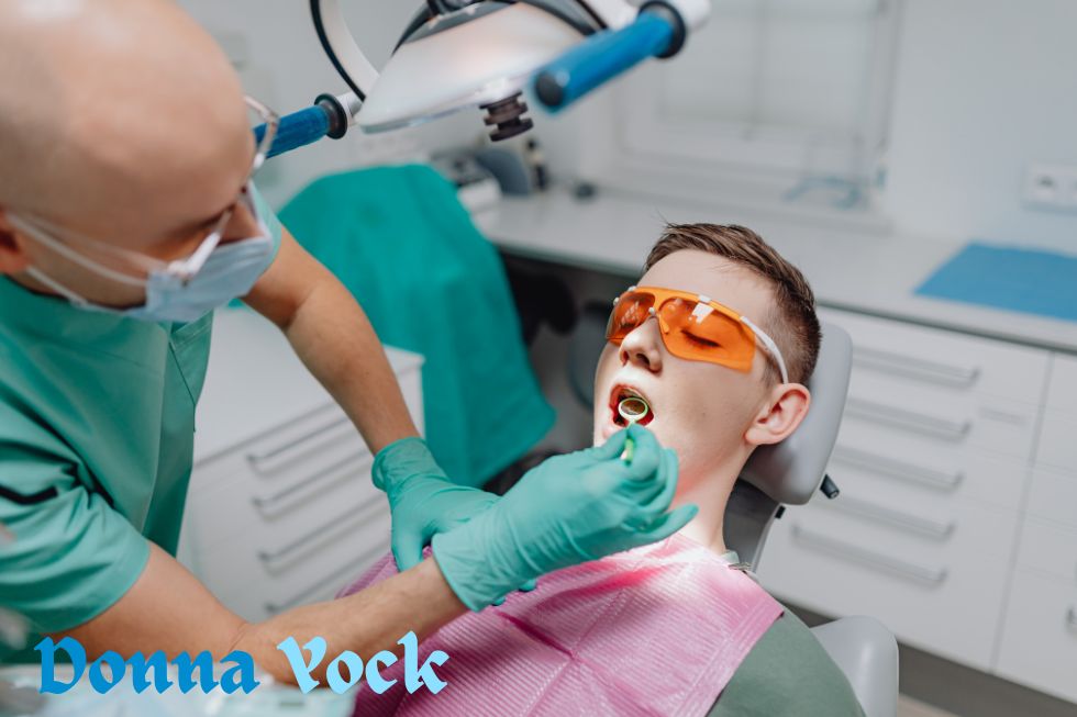 How can you maintain good oral hygiene on a daily basis?